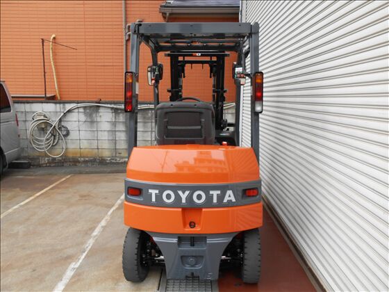 1.5t バッテリー車（座席式）