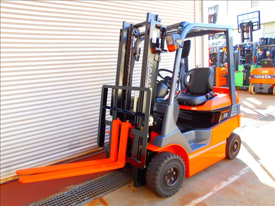 1.8t バッテリー車（座席式）