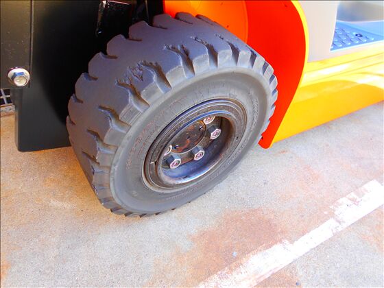 1.8t バッテリー車（座席式）