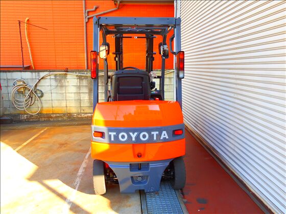 1.8t バッテリー車（座席式）