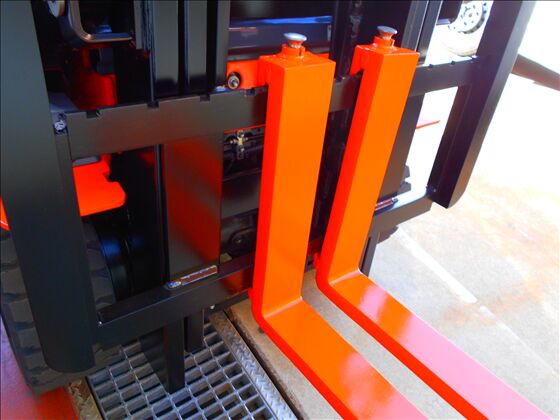 1.8t バッテリー車（座席式）