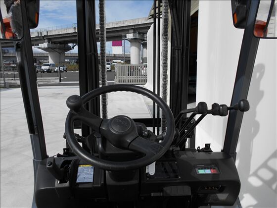 2.5t バッテリー車（座席式）