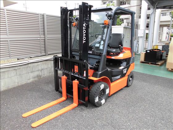 1.5t バッテリー車（座席式）