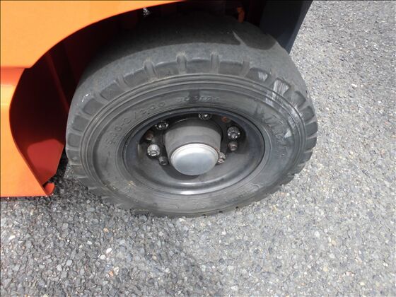 1.5t バッテリー車（座席式）