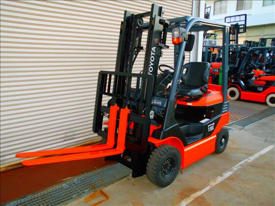 1.5t バッテリー車（座席式）