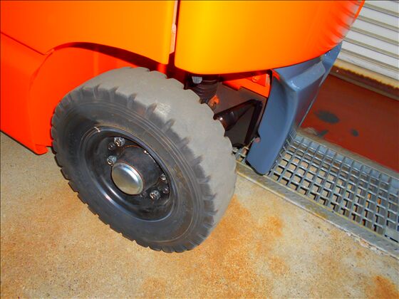 1.5t バッテリー車（座席式）