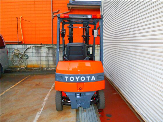 1.5t バッテリー車（座席式）