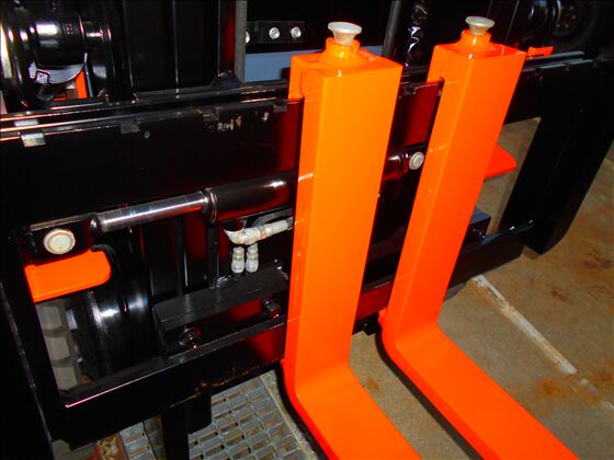 1.5t バッテリー車（座席式）