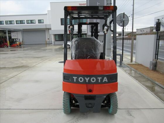 1.5t バッテリー車（座席式）