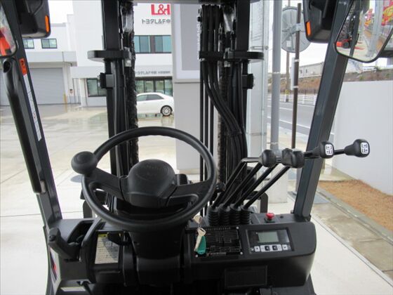 1.5t バッテリー車（座席式）