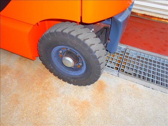 1.5t バッテリー車（座席式）