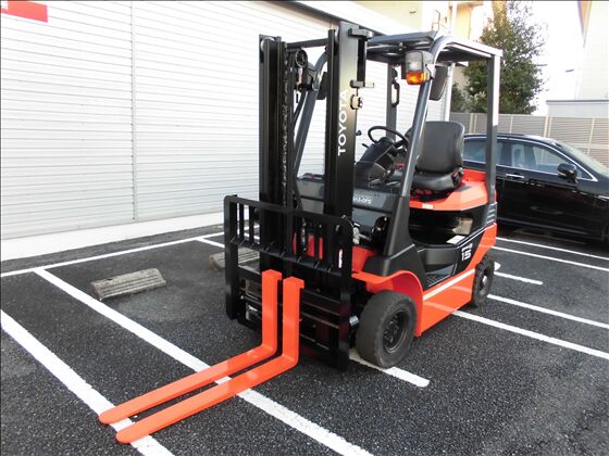 1.5t バッテリー車（座席式）