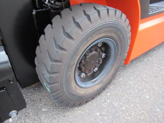 1.5t バッテリー車（座席式）