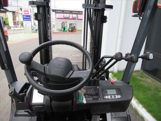 1.5t バッテリー車（座席式）