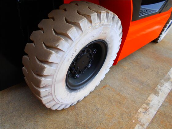 1.5t バッテリー車（座席式）