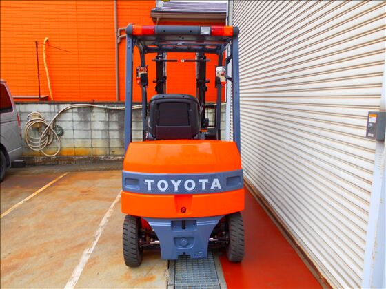 1.5t バッテリー車（座席式）