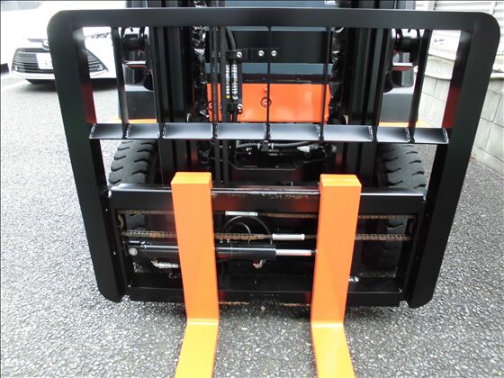 1.5t バッテリー車（座席式）