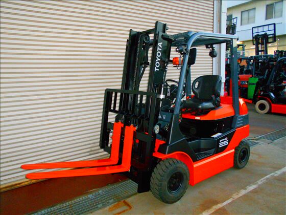 2.5t バッテリー車（座席式）