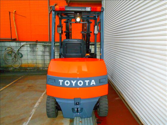 2.5t バッテリー車（座席式）