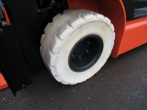 2.0t バッテリー車（座席式）