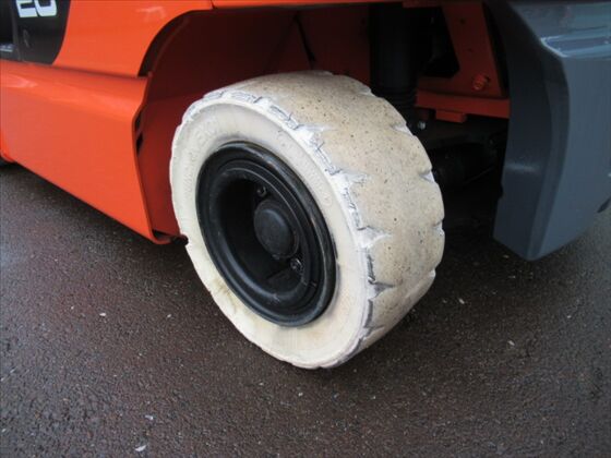 2.0t バッテリー車（座席式）