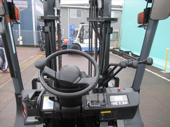 2.0t バッテリー車（座席式）