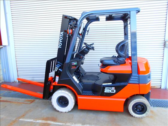 2.0t バッテリー車（座席式）