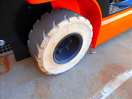 2.0t バッテリー車（座席式）