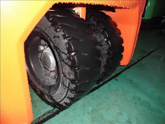 1.5t バッテリー車（三輪タイプ）