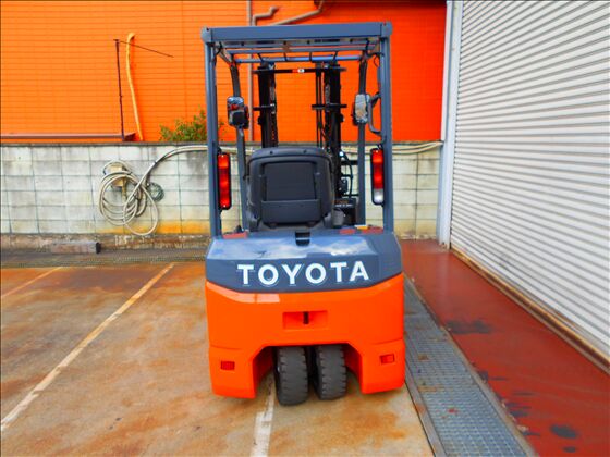 1.8t バッテリー車（三輪タイプ）