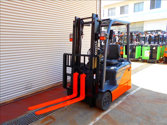 1.5t バッテリー車（三輪タイプ）