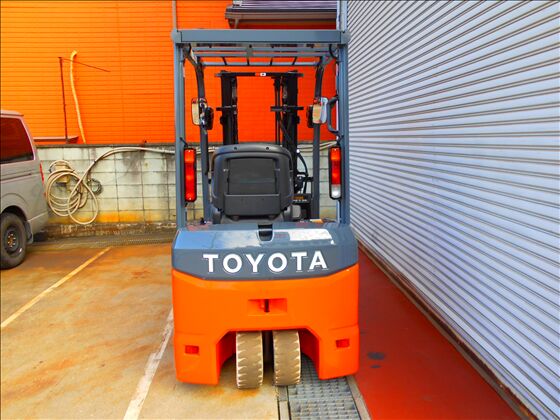 1.5t バッテリー車（三輪タイプ）