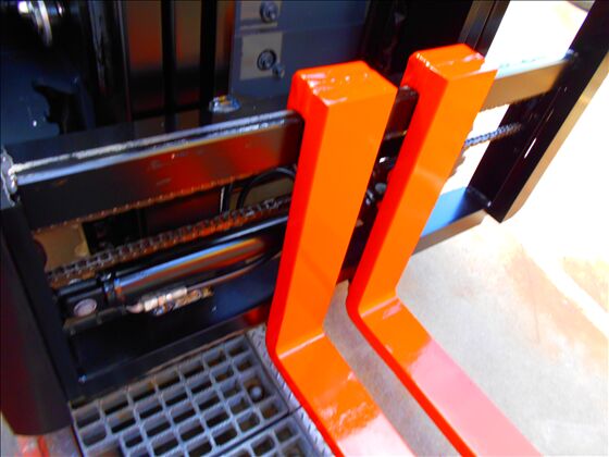 1.5t バッテリー車（三輪タイプ）