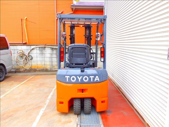 1.5t バッテリー車（三輪タイプ）