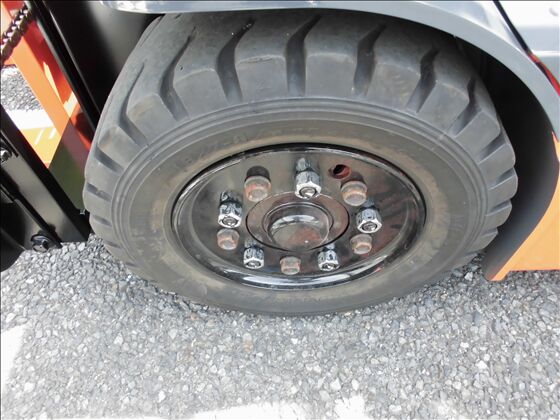 1.5t バッテリー車（三輪タイプ）