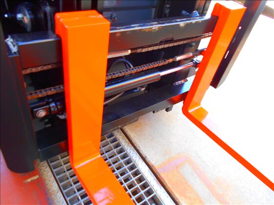 1.5t バッテリー車（三輪タイプ）