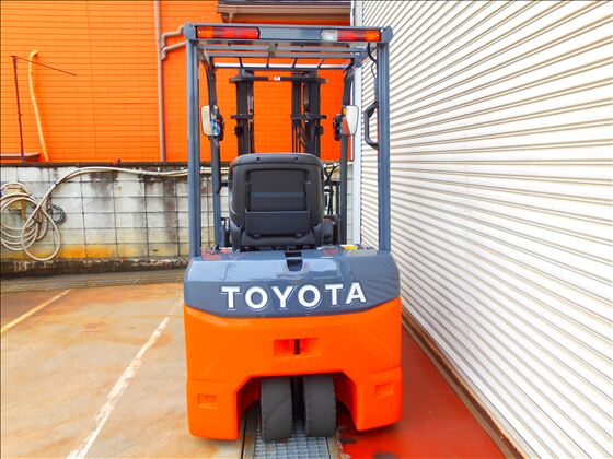 1.5t バッテリー車（三輪タイプ）