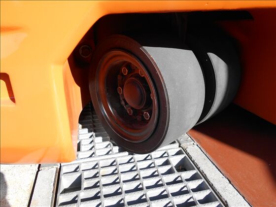 2.0t バッテリー車（三輪タイプ）