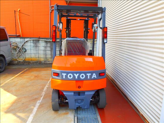 1.5t バッテリー車（座席式）