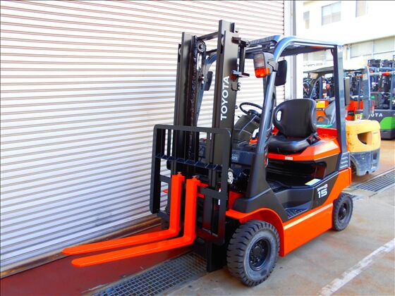 1.5t バッテリー車（座席式）