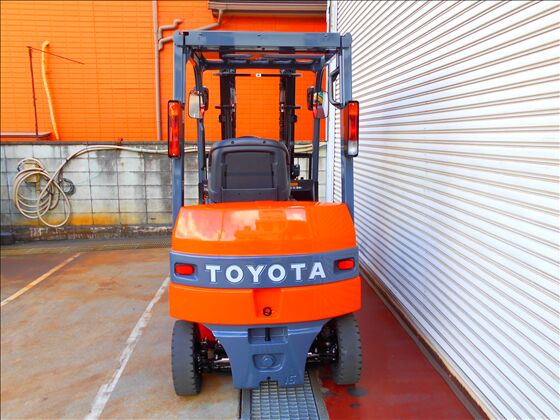 1.5t バッテリー車（座席式）