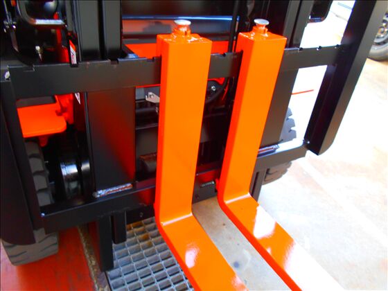 1.5t バッテリー車（座席式）