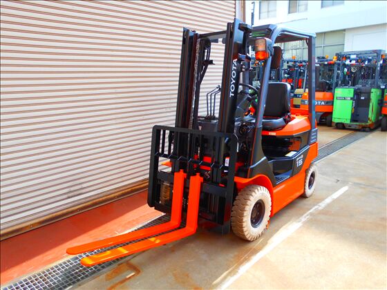 1.5t バッテリー車（座席式）