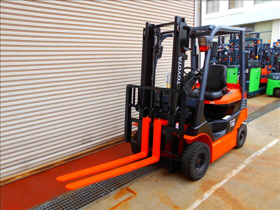 1.5t バッテリー車（座席式）