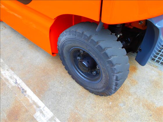 1.5t バッテリー車（座席式）