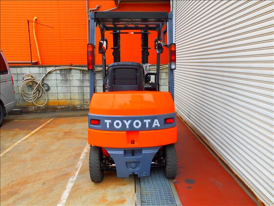 1.5t バッテリー車（座席式）