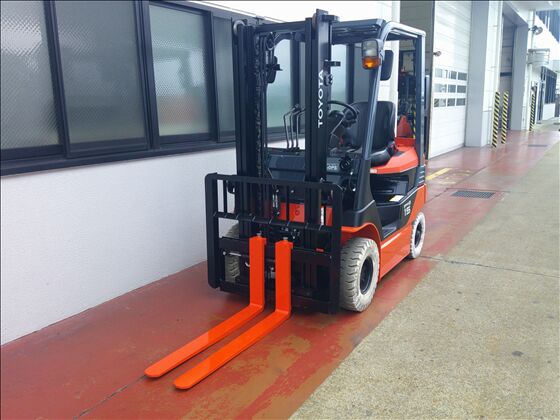 1.5t バッテリー車（座席式）