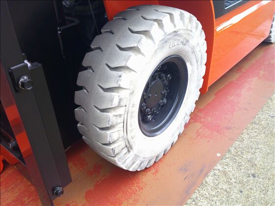 1.5t バッテリー車（座席式）