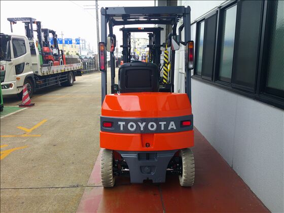 1.5t バッテリー車（座席式）