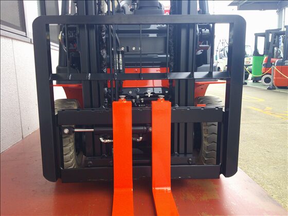 1.5t バッテリー車（座席式）